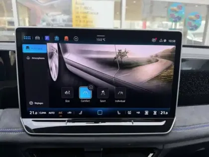 Photo 12 Volkswagen Tiguan  1.5 eTSI 150ch R-Line Edition DSG7