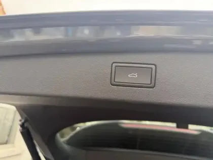 Photo 13 Volkswagen Tiguan  1.5 eTSI 150ch R-Line Edition DSG7