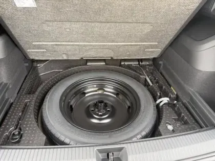 Photo 9 Volkswagen Tiguan  1.5 eTSI 150ch R-Line Edition DSG7