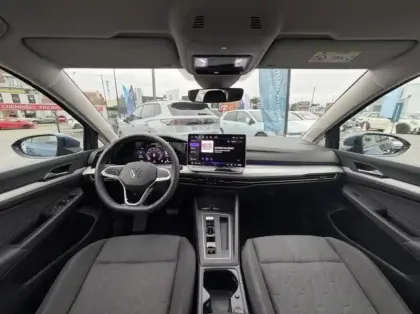 Photo 12 Volkswagen Golf  1.5 eHybrid 204ch VW Edition DSG6