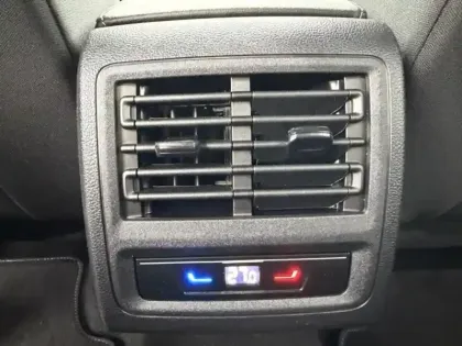 Photo 9 Volkswagen Golf  1.5 eHybrid 204ch VW Edition DSG6