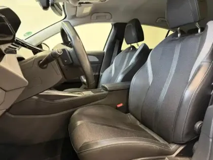 Photo 9 Peugeot 308  1.5 BlueHDi 130ch S&S Allure Pack EAT8