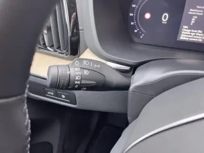 Photo 13 Volvo Xc60  T6 Hybride Rechargeable 350ch Ultra Style Dark Geartronic 8 AWD