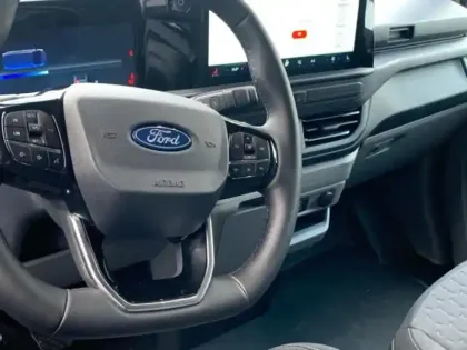 Photo 9 Ford Custom Gén. II Ph1 Limited 1