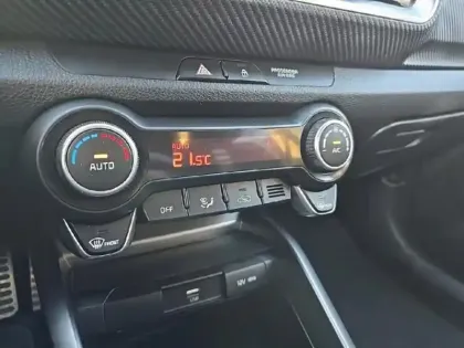 Photo 14 Kia Stonic  1.0 T-GDi 100ch GT Line DCT7