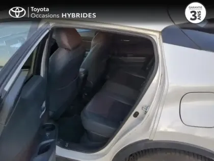 Photo 11 Toyota C-HR  122h Distinctive 2WD E-CVT RC18