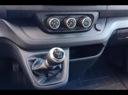 Photo 8 Renault Trafic Gén. III (J82) Ph3 Zen 4