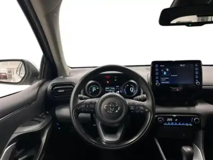 Photo 10 Toyota Yaris  116h Design 5p MY22