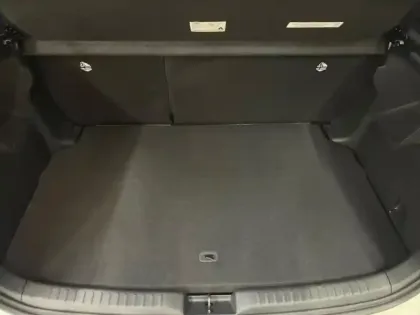 Photo 11 Toyota Yaris  116h Design 5p MY22