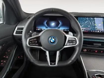 Photo 11 BMW Serie 3 Série 3 330eA 292ch M Sport