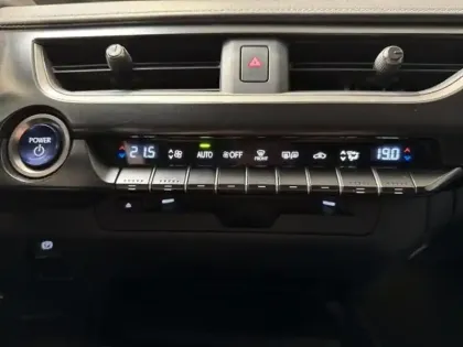 Photo 10 Lexus UX  250h 2WD Premium Edition MY21