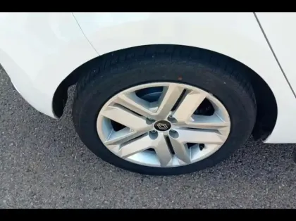 Photo 9 Renault Clio  1.6 E-Tech 145ch full hybrid Evolution - 24