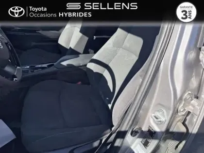 Photo 10 Toyota C-HR  122h Graphic 2WD E-CVT RC18