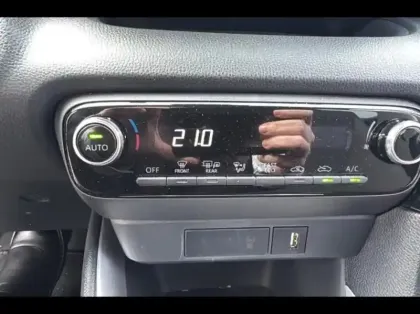 Photo 14 Toyota Yaris  116h Design Pack 5p MY22 NG