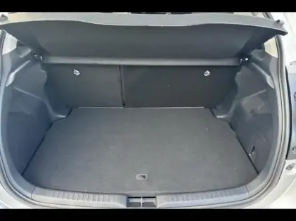 Photo 8 Toyota Yaris  116h Design Pack 5p MY22 NG