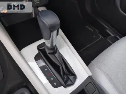 Photo 8 Honda Jazz  1.5 i-MMD 109ch e:HEV Exclusive