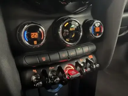 Photo 12 Mini Mini  Cooper 136ch Yours BVA7