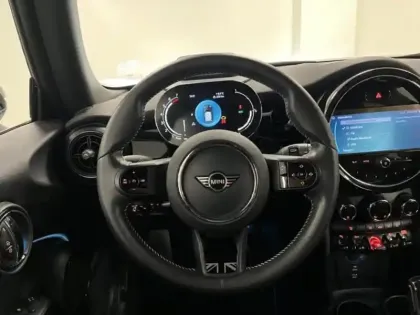 Photo 8 Mini Mini  Cooper 136ch Yours BVA7