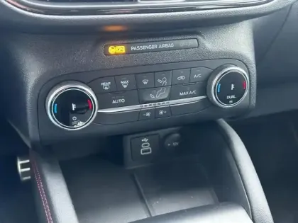 Photo 14 Ford Kuga  2.5 Duratec 190ch FHEV E85 ST-Line X BVA