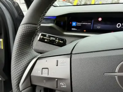 Photo 11 Opel Grandland  1.2 Turbo Hybrid 145ch Ultimate e-DCT6