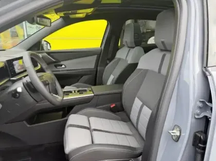 Photo 6 Opel Grandland  1.2 Turbo Hybrid 145ch Ultimate e-DCT6