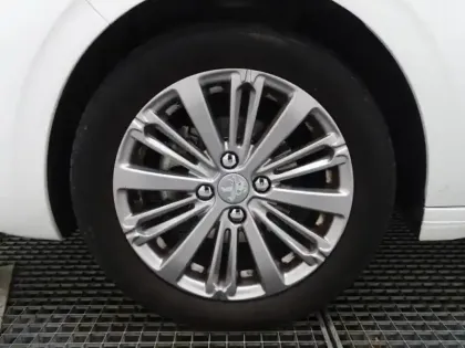 Photo 10 Peugeot 208  1.2 PureTech 110ch Allure S&S EAT6 5cv 5p