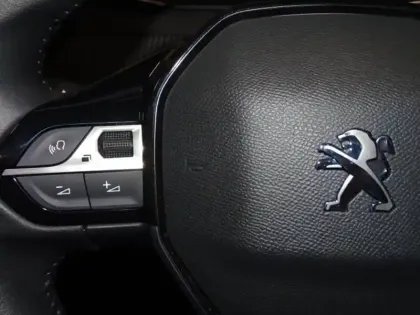 Photo 10 Peugeot 208  1.2 PureTech 100ch S&S Style