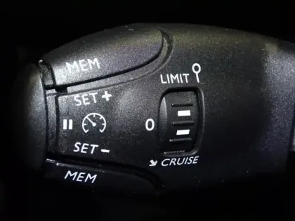 Photo 12 Peugeot 208  1.2 PureTech 100ch S&S Style