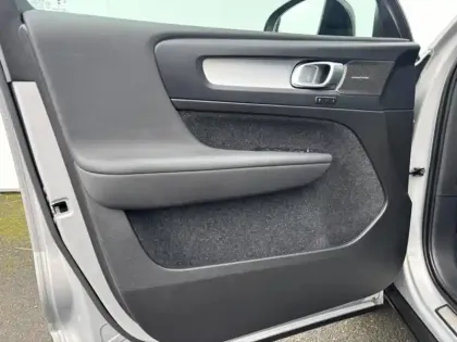 Photo 13 Volvo Xc40  B3 163ch Plus DCT 7