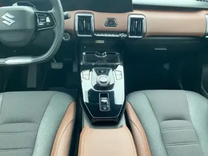 Photo 9 Suzuki Vitara  174ch 61kWh Style