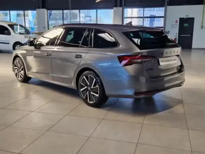 Photo 6 Skoda Octavia  Combi 1.5 TSI ACT Hybrid 150ch Sportline DSG7