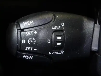 Photo 13 Peugeot 2008  1.2 PureTech 100ch S&S Allure