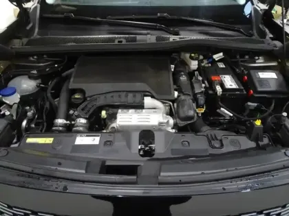 Photo 10 Peugeot 2008  1.2 PureTech 100ch S&S Allure