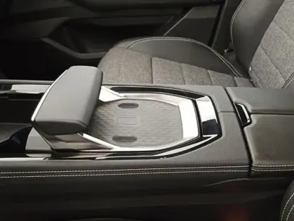 Photo 12 Renault Espace  1.2 E-Tech full hybrid 200ch Techno 7 places - 24