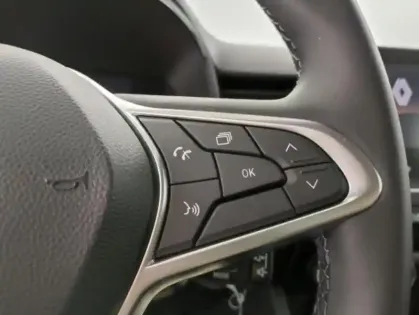 Photo 10 Renault Clio  1.6 E-Tech 145ch full hybrid Evolution - 24