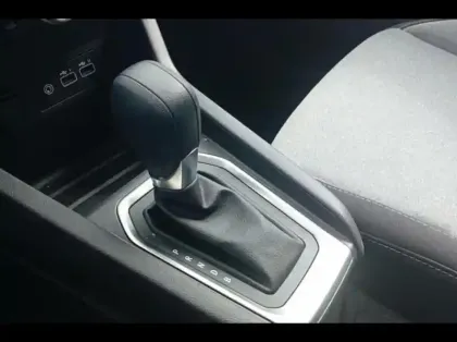 Photo 13 Renault Clio  1.6 E-Tech 145ch full hybrid Evolution - 24