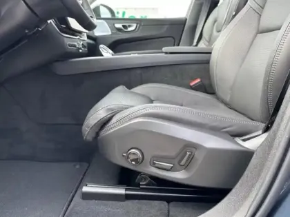 Photo 12 Volvo Xc60  T6 Hybride Rechargeable 350ch Ultra Style Dark Geartronic 8 AWD