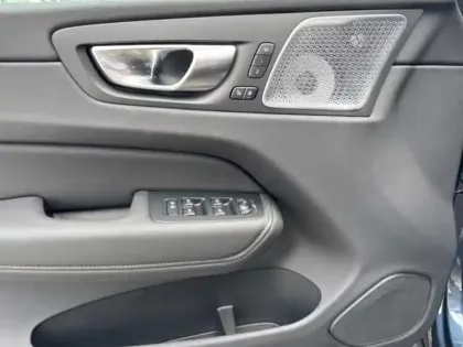 Photo 10 Volvo Xc60  T6 Hybride Rechargeable 350ch Ultra Style Dark Geartronic 8 AWD