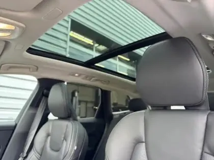 Photo 13 Volvo Xc60  T6 Hybride Rechargeable 350ch Ultra Style Dark Geartronic 8 AWD