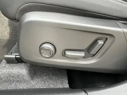 Photo 16 Volvo Xc40  B4 197 ch DCT7