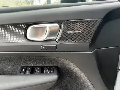 Photo 15 Volvo Xc40  B4 197 ch DCT7