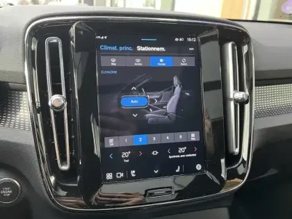 Photo 23 Volvo Xc40  B4 197 ch DCT7