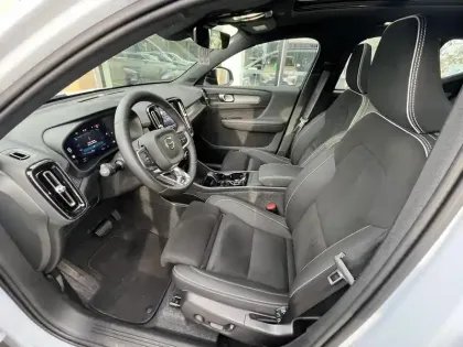 Photo 14 Volvo Xc40  B4 197 ch DCT7