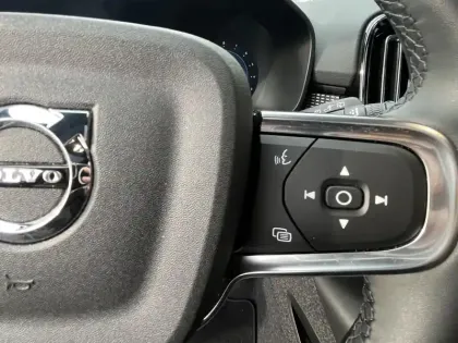 Photo 19 Volvo Xc40  B4 197 ch DCT7