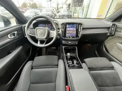 Photo 13 Volvo Xc40  B4 197 ch DCT7