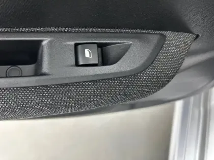 Photo 17 Peugeot 208  PureTech 75 S&S BVM5