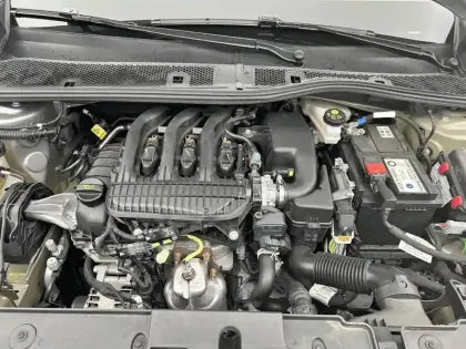 Photo 44 Peugeot 208  PureTech 75 S&S BVM5