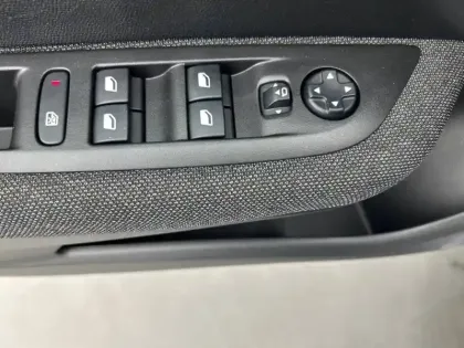 Photo 68 Peugeot 208  PureTech 75 S&S BVM5