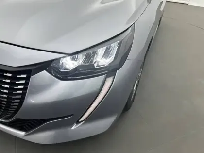 Photo 40 Peugeot 208  PureTech 75 S&S BVM5