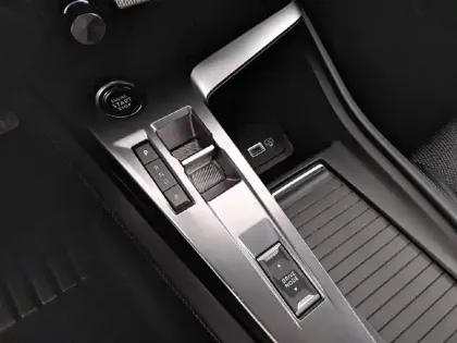 Photo 34 Peugeot 308  PHEV 180 e-EAT8